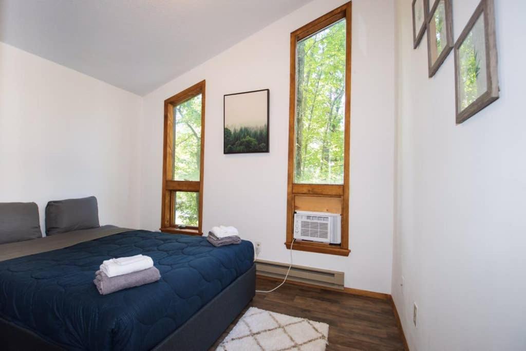 Entire 3 Bedroom Adventure Chalet, Near The Best Of The Poconos Восток Страудсберг Экстерьер фото