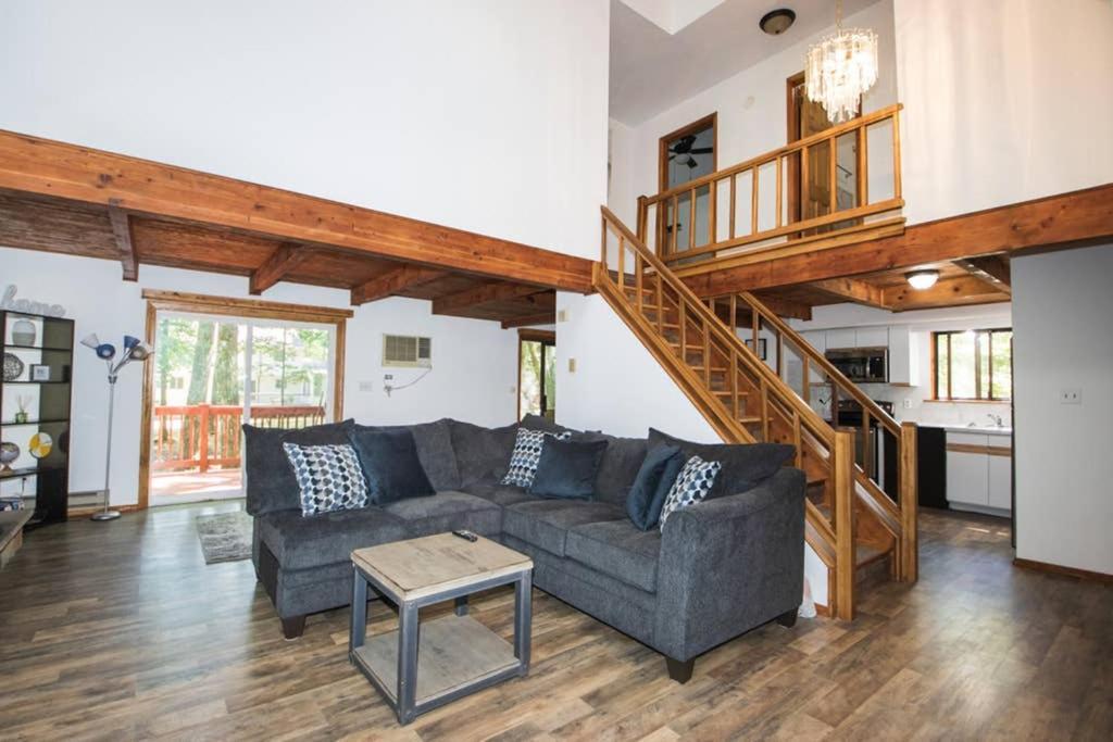 Entire 3 Bedroom Adventure Chalet, Near The Best Of The Poconos Восток Страудсберг Экстерьер фото